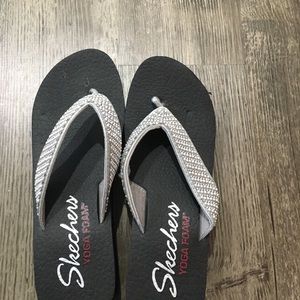 Sketcher flip flops
